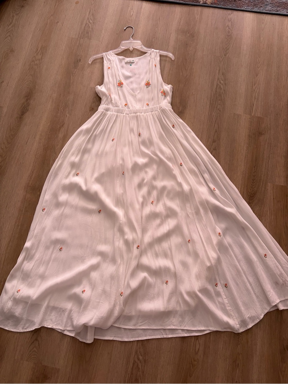 Women's White Floral Embroidered Dress